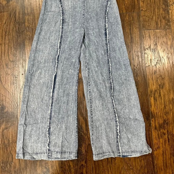 Blue Jean overall’s wide leg size Large - Picture 2 of 3